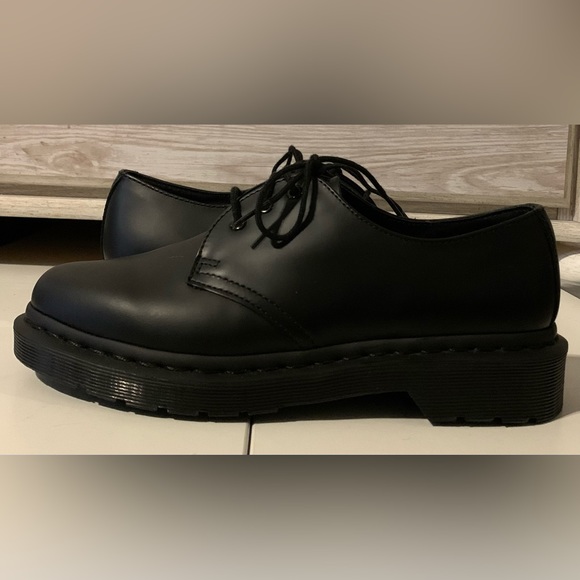 Doc Martens Black Shoes NWOT - Picture 3 of 3